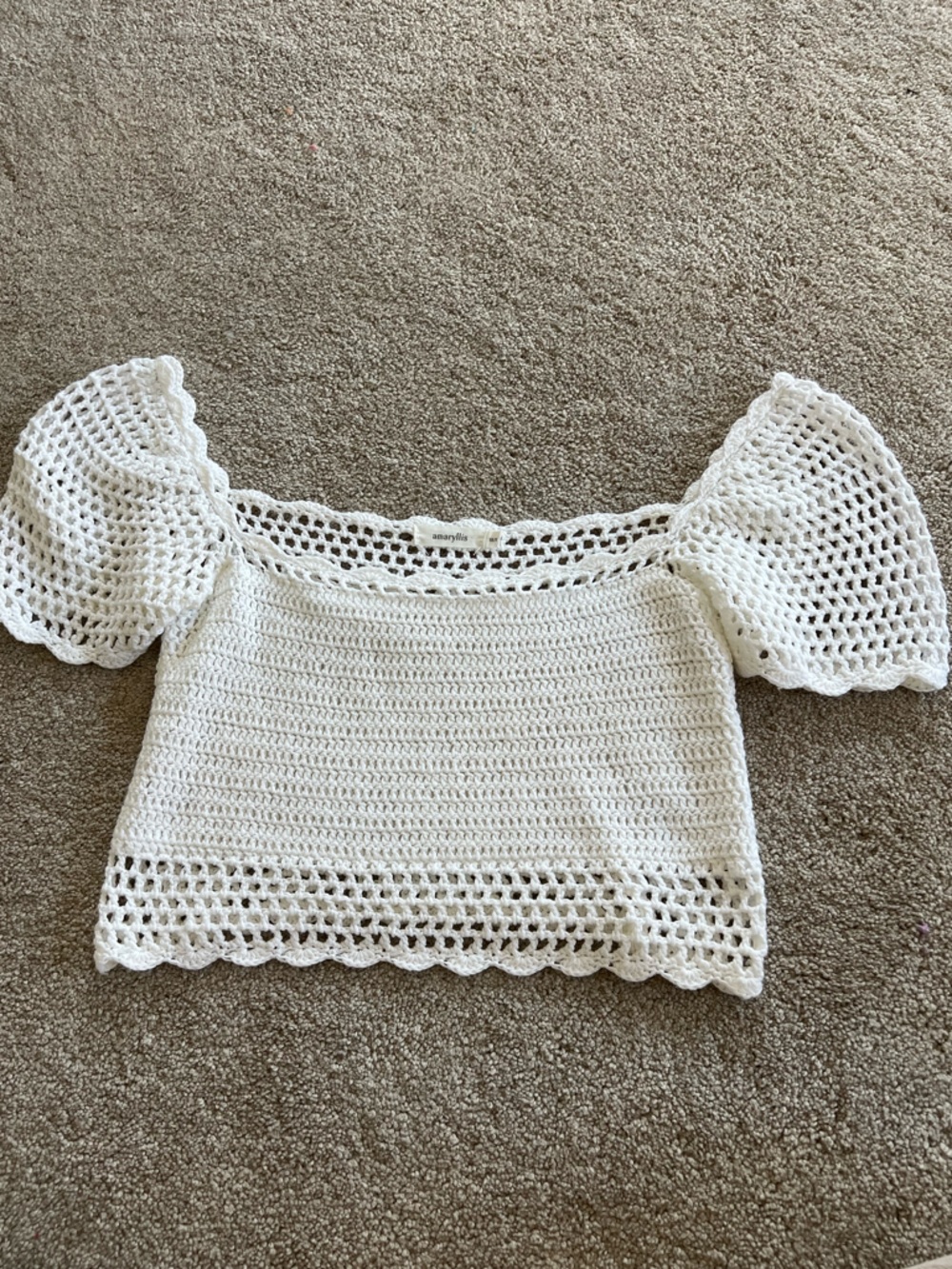 Amaryllis white crochet short sleeve top scalloped crop top